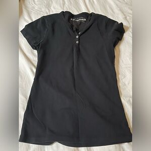 super flattering black top 🩷